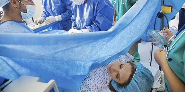 حین عمل سرکلاژ دهانه رحم